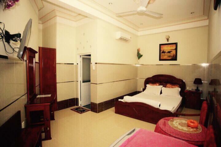 Tan Dat Hoa Hotel Ho Chi Minh City Exterior photo